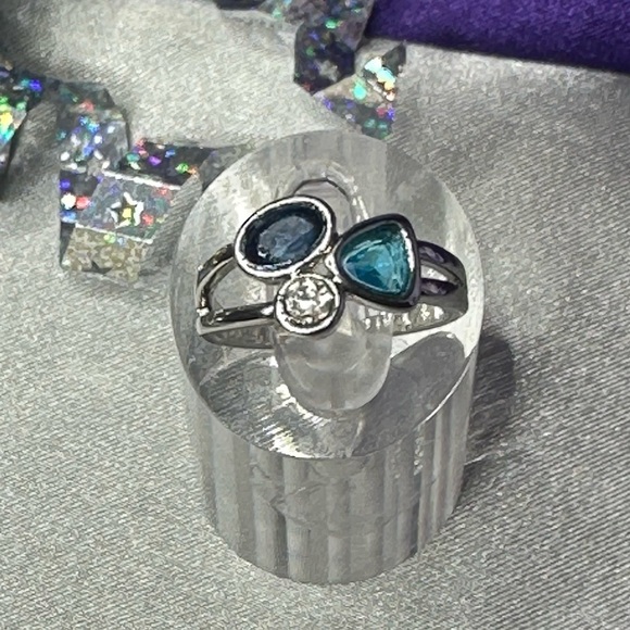 Silver & Blue Gemstone Cluster Ring – Size 7 – NWOT - Picture 3 of 17
